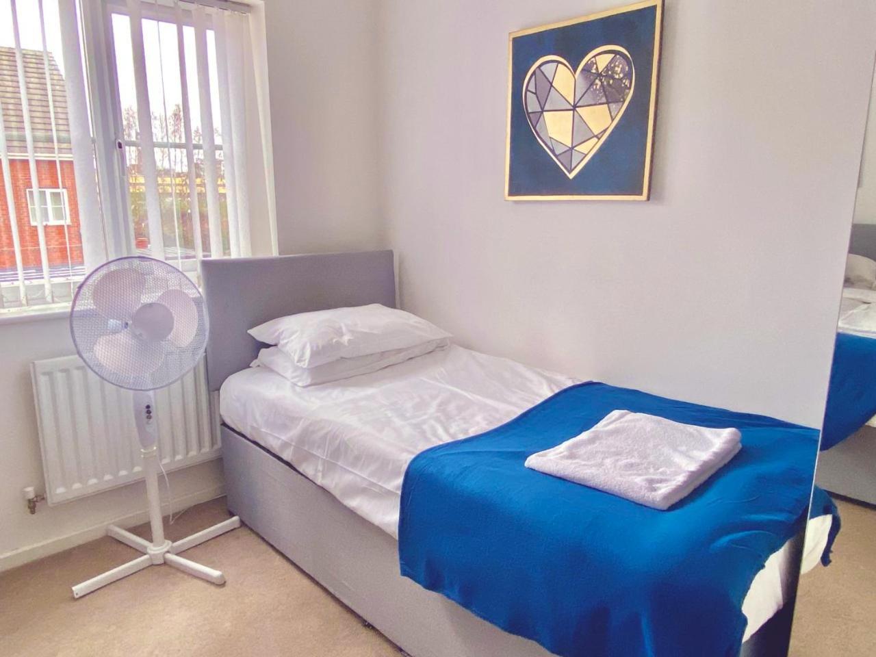 Walsall Group Accommodation Екстериор снимка
