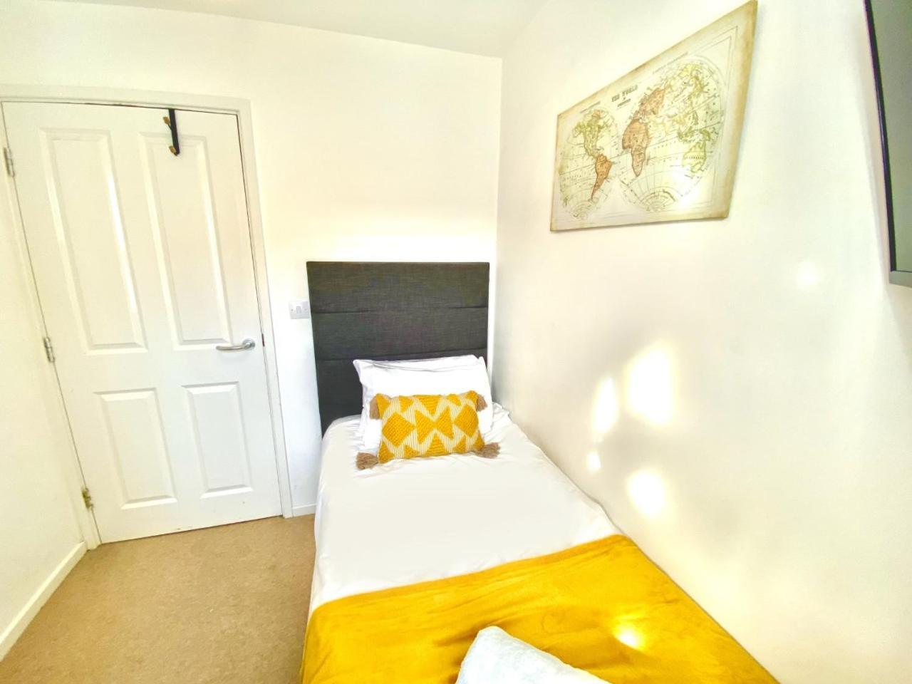 Walsall Group Accommodation Екстериор снимка