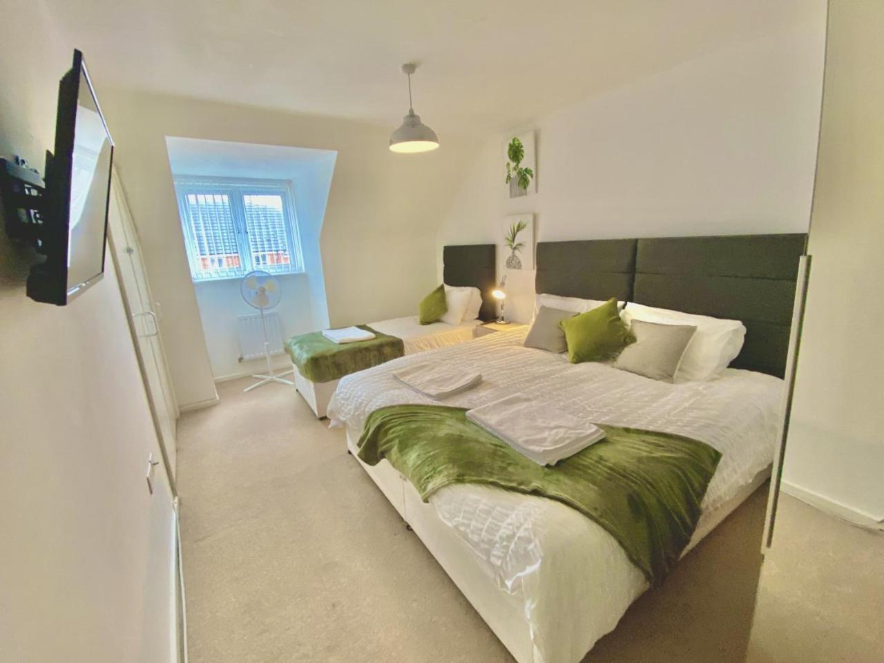 Walsall Group Accommodation Екстериор снимка