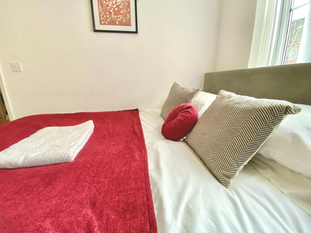 Walsall Group Accommodation Екстериор снимка