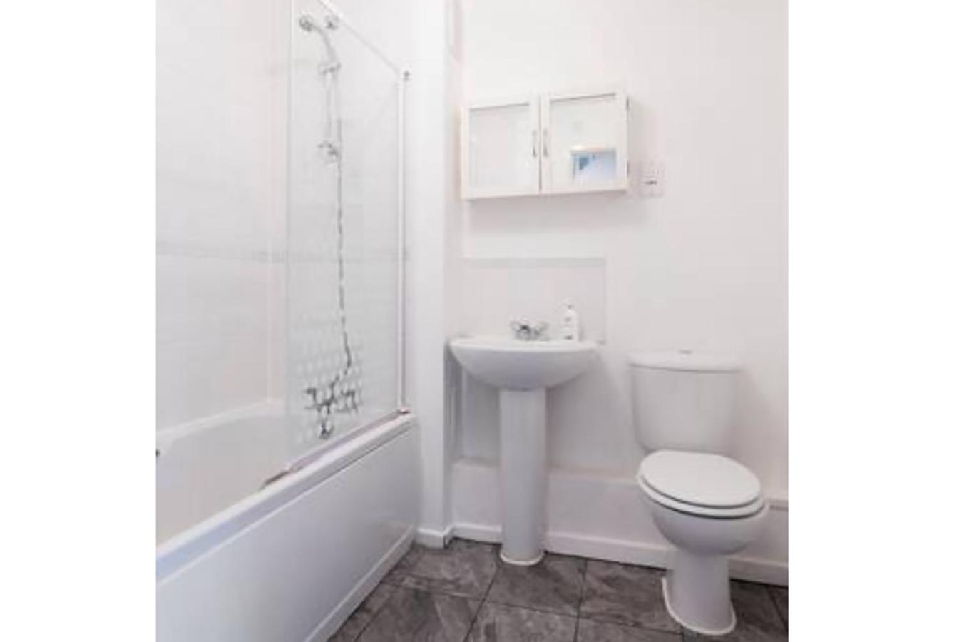 Walsall Group Accommodation Екстериор снимка